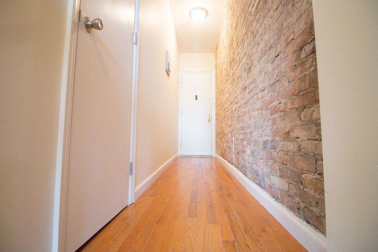 Primary Photo - 310 S 3rd St