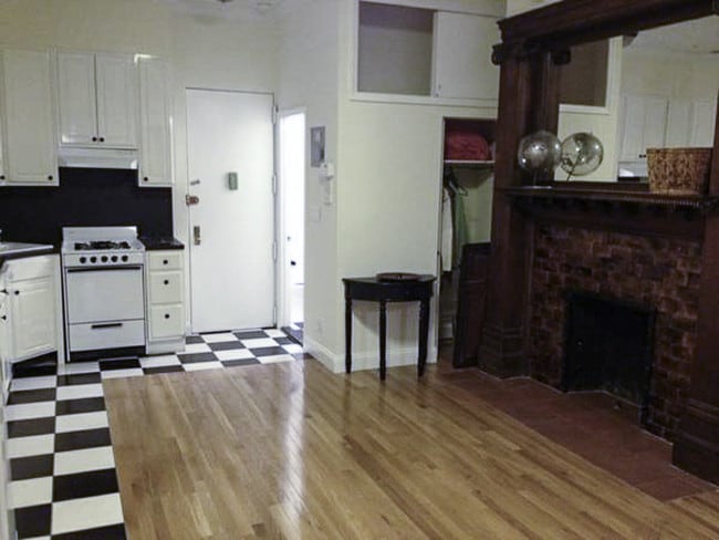 Building Photo - 319 W 80th St
