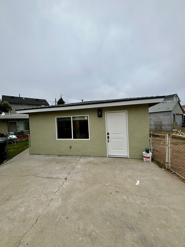 Building Photo - 4612 W 168th St