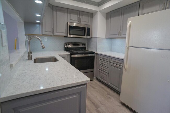 Foto del edificio - 400 Island Way