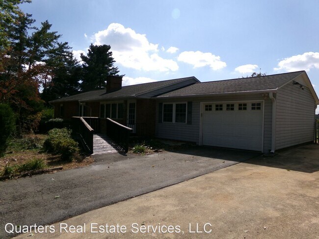 Building Photo - 3 br, 2 bath House - 956 Brownwood Dr