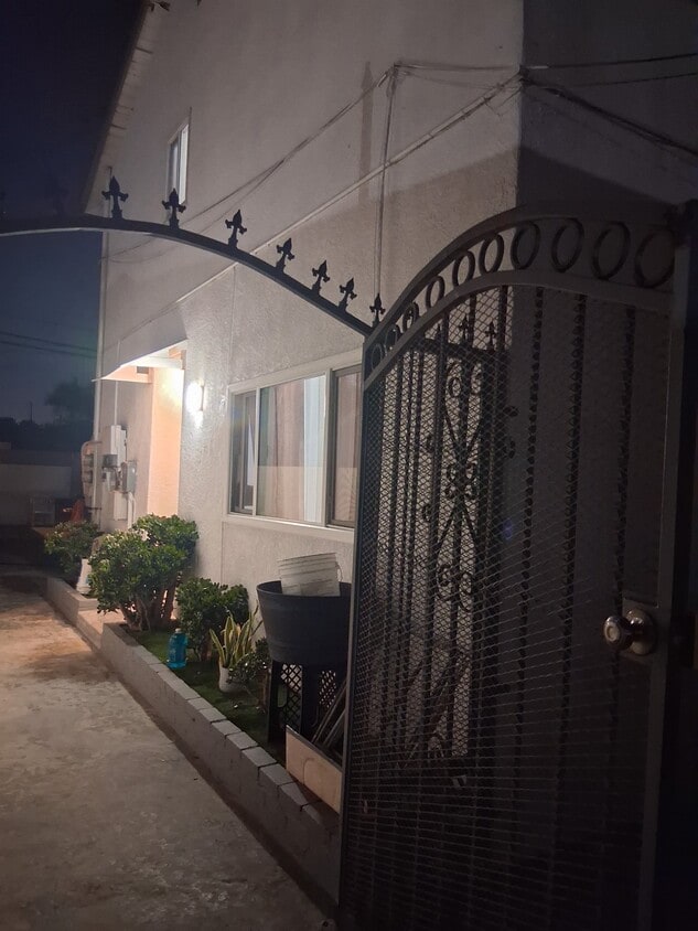 Photo - 1624 E 87th St (Los Angeles, CA)
