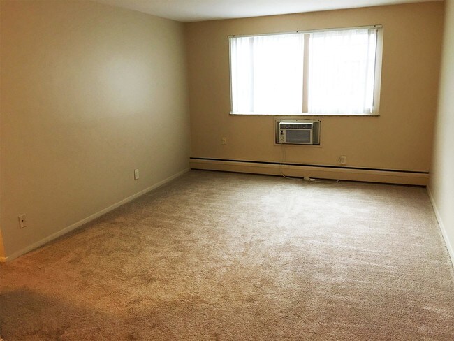 1380 Clarence Ave Unit 12 Lakewood Oh 44107 Apartment For Building Photo 1380 Clarence Ave