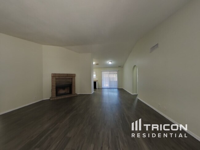 Foto del edificio - 8921 W Echo Ln