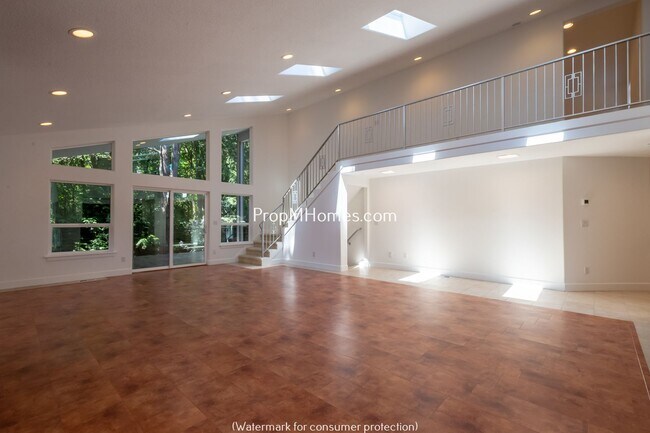 Foto del edificio - Stunning Bull Mountain Contemporary Four B...