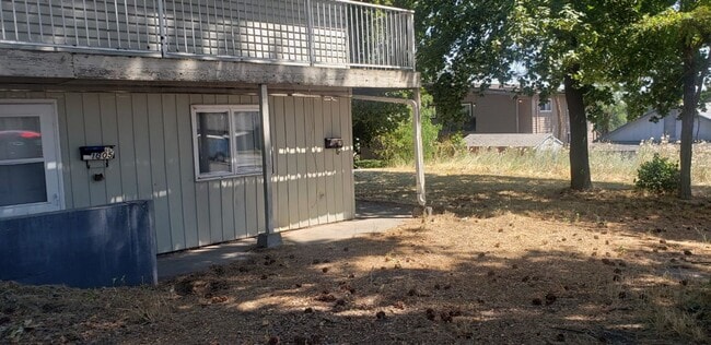 Building Photo - 2 bedroom 1 bath lower unit-Cheney Available for a September 10th Move In!!