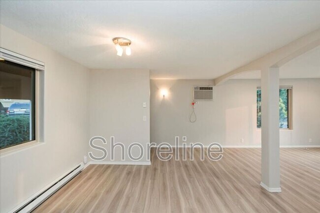 Building Photo - 2111 Brittany Ln