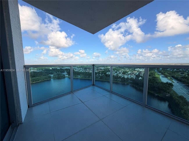 Foto del edificio - 2641 N Flamingo Rd