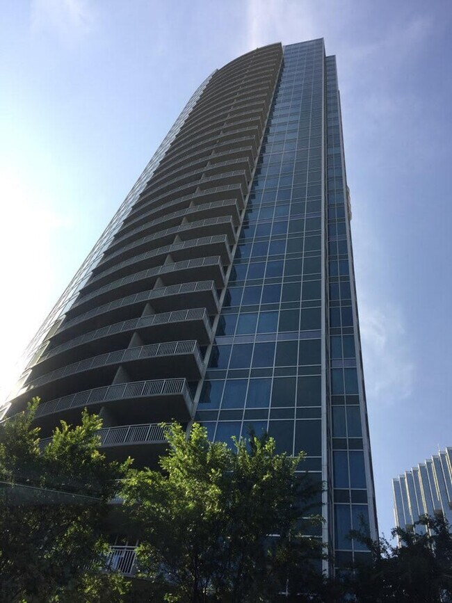 Foto del edificio - 3338 Peachtree Rd NE