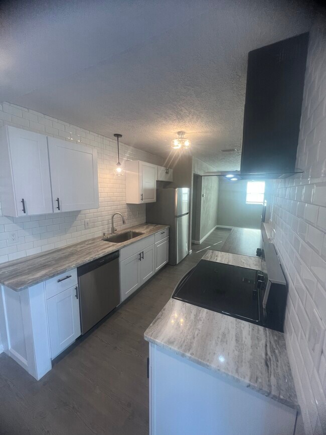 Building Photo - 7205 Eudine Dr S