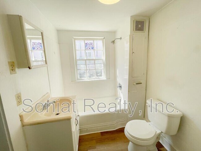 Building Photo - 710 Burdette St