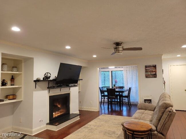 Building Photo - 1 br, 1 bath Condo - 1008 Dunbar Drive