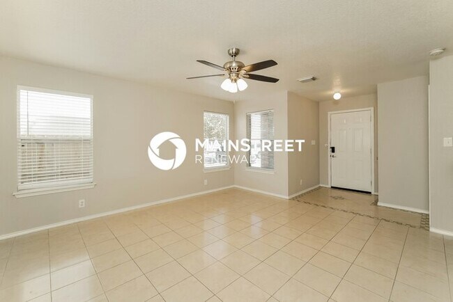 Foto del edificio - 3 Bedroom Pet-Friendly Home in San Antonio, TX with Main Street Renewal