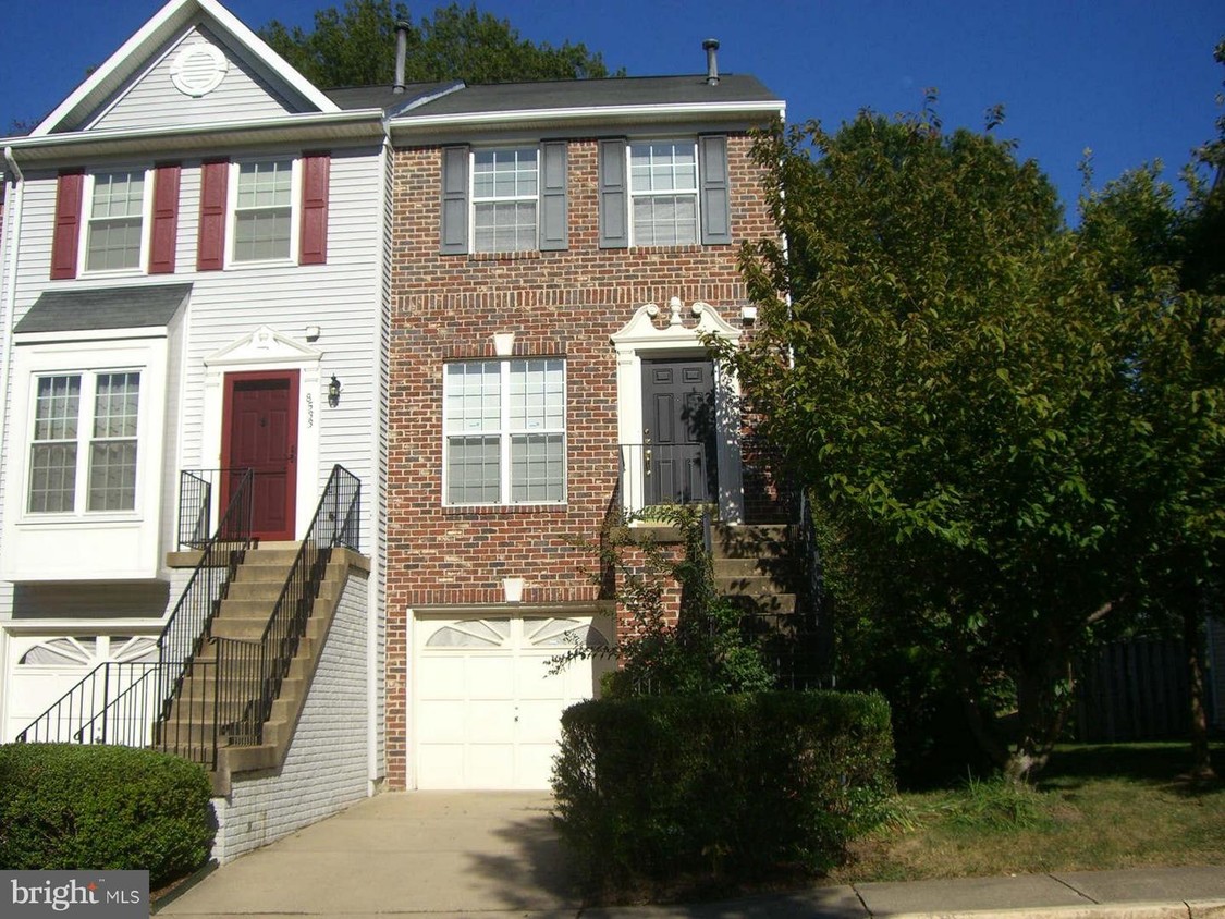 Primary Photo - 8535 Towne Manor Ct
