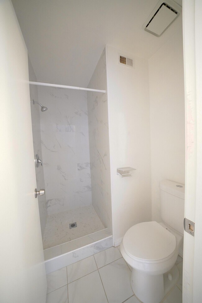 Building Photo - 18033 Sundowner Way