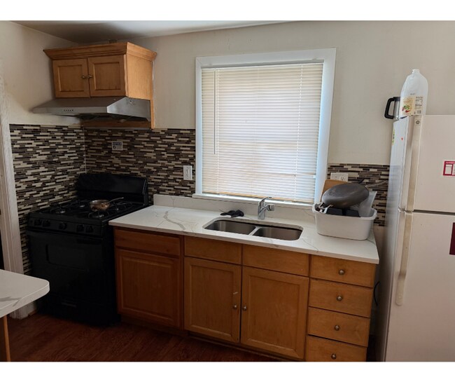 Foto del edificio - 3220 Brightwood Ave