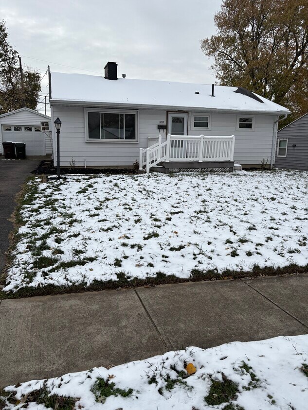 Foto principal - 2827 Acosta St