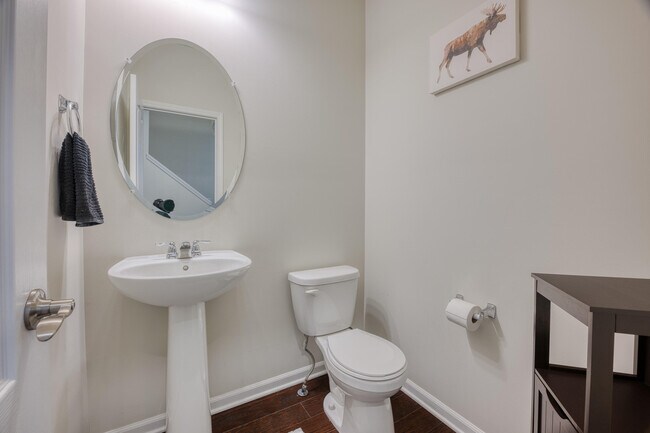 Foto del edificio - 2832 Fairgrove Cres