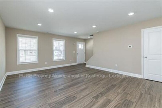 Building Photo - 1044 Judah Bear Blvd