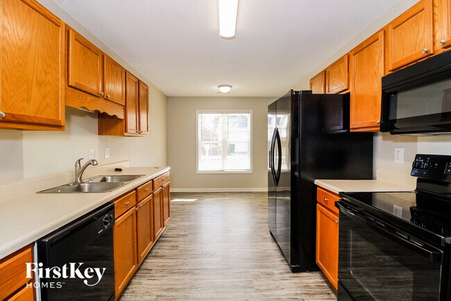 Building Photo - 1466 Lewisburg Pointe Dr