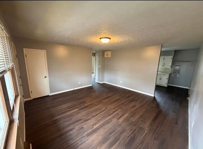 Building Photo - 2 bedroom 1 bath Carport