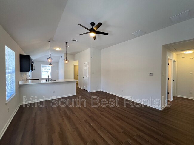 Building Photo - 1989 Burnham Ave