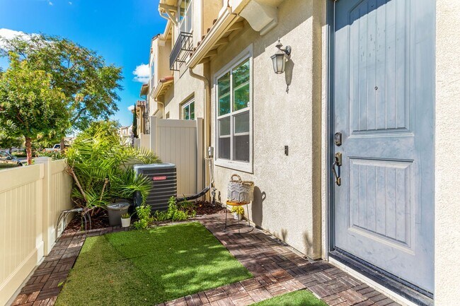 Foto del edificio - Beautiful 4 Bed 3.5 Bath Home in Great School District!! Located in Montecito.