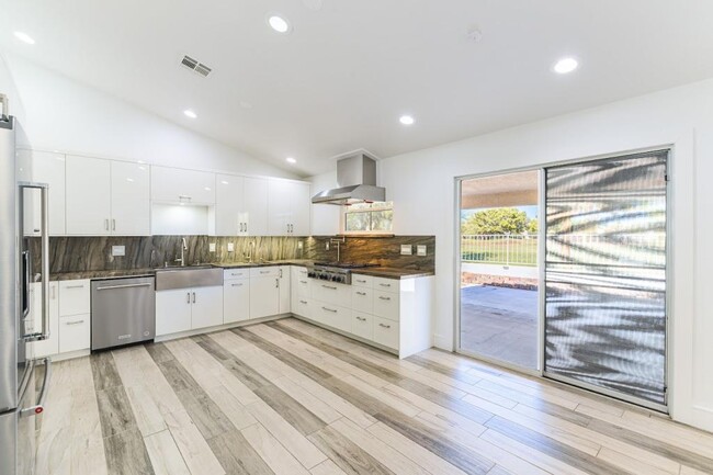 Building Photo - 3760 Yorba Linda Dr
