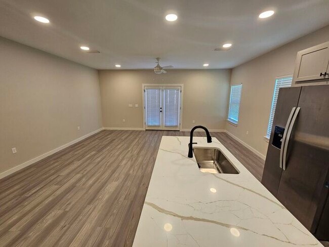 Building Photo - 469 Westgate Wy