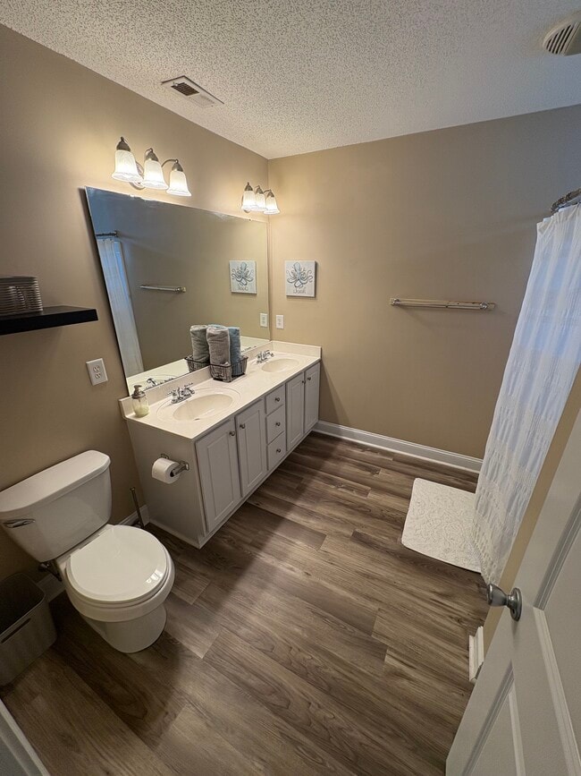 Building Photo - 2312 Saddleback Dr