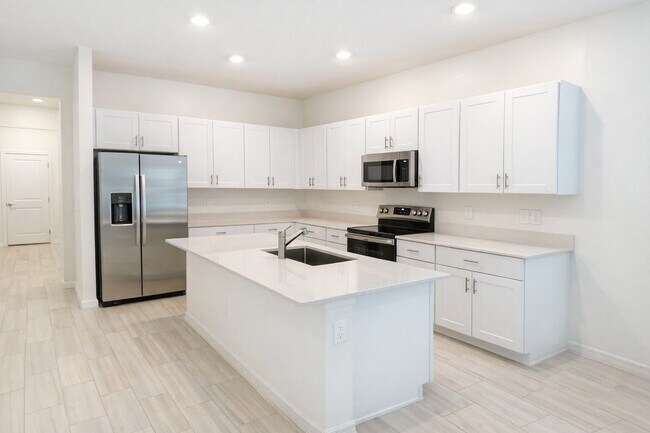 Foto del edificio - "Charming 3-Bed Oasis with Modern Granite Touches in Land O' Lakes!"