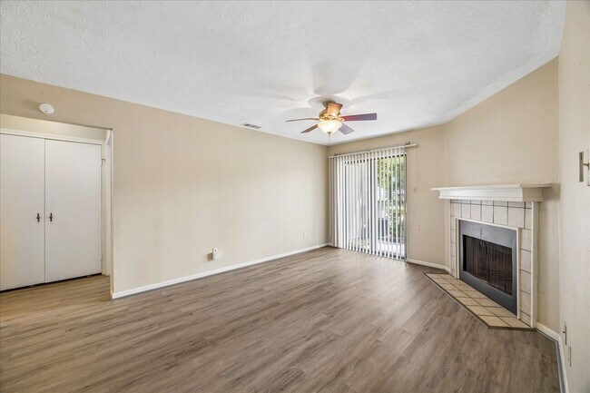 Building Photo - 12755 Mill Ridge Dr
