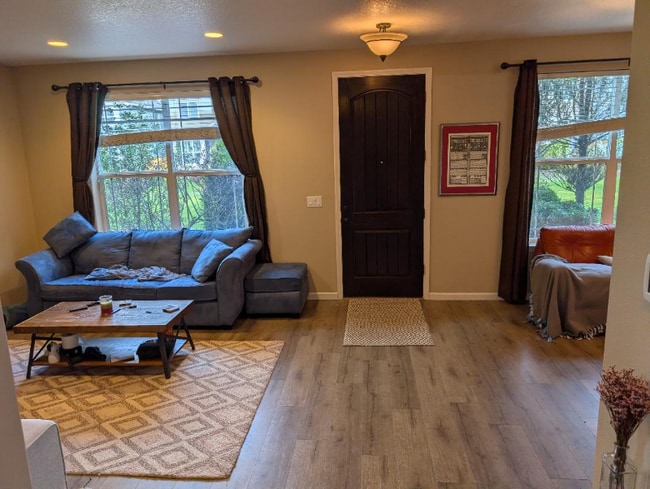 Building Photo - 5247 SE Verbena Pl