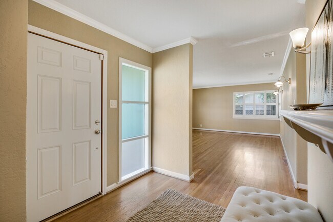 Foto del edificio - 336 Tuttle Rd