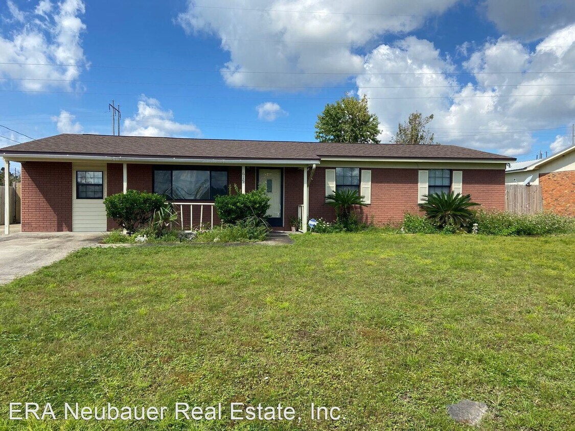 Primary Photo - 4 br, 2 bath House - 615 David Ave