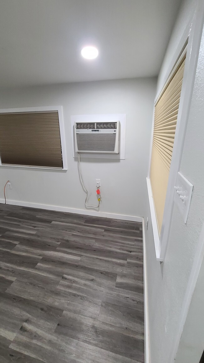 Foto del edificio - 805 8th Ave SW