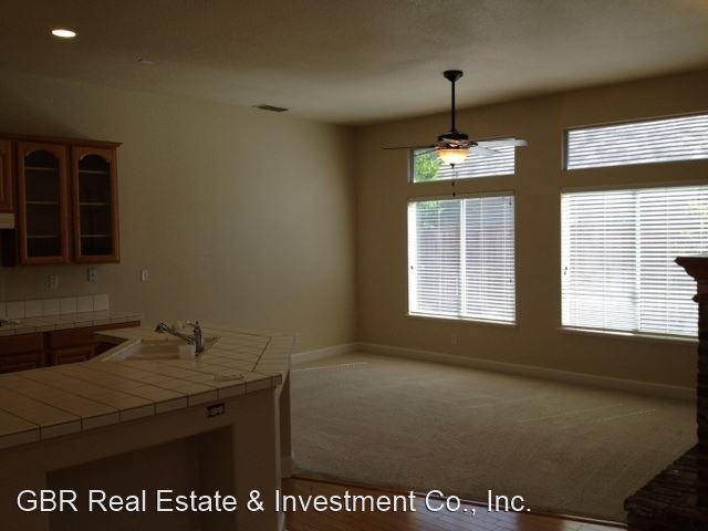 Foto del edificio - 4 br, 3 bath House - 1106 Perazzo Circle