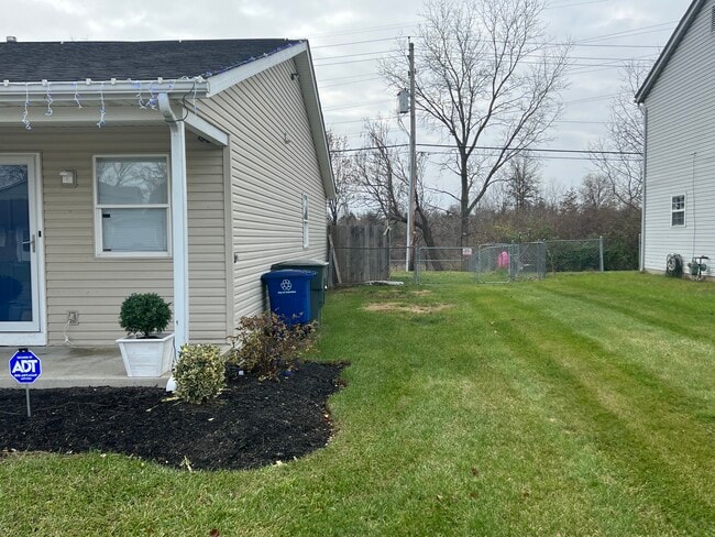Building Photo - 2659 Four Seasons Dr