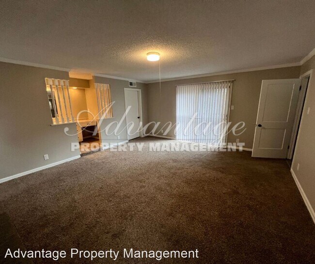 Building Photo - 4 br, 3 bath House - 2951 Invergarry Rd.