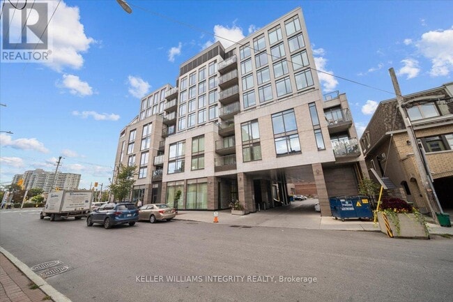 Building Photo - 411-411 MacKay St