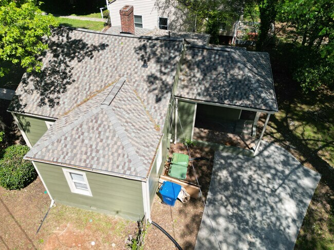 Foto del edificio - 1700 Lanier Dr SW