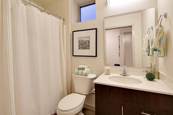 Interior Photo - East John