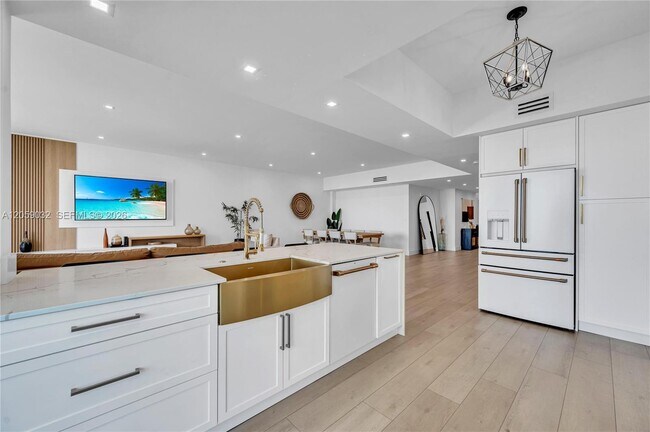 Foto del edificio - 3330 NE 190th St