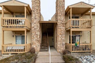 Building Photo - 914 Tenderfoot Hill Rd