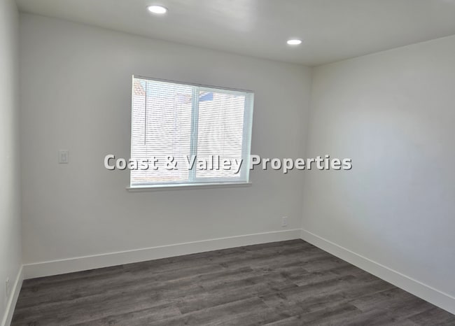 Building Photo - Beautiful North Salinas Unit for RENT!!!