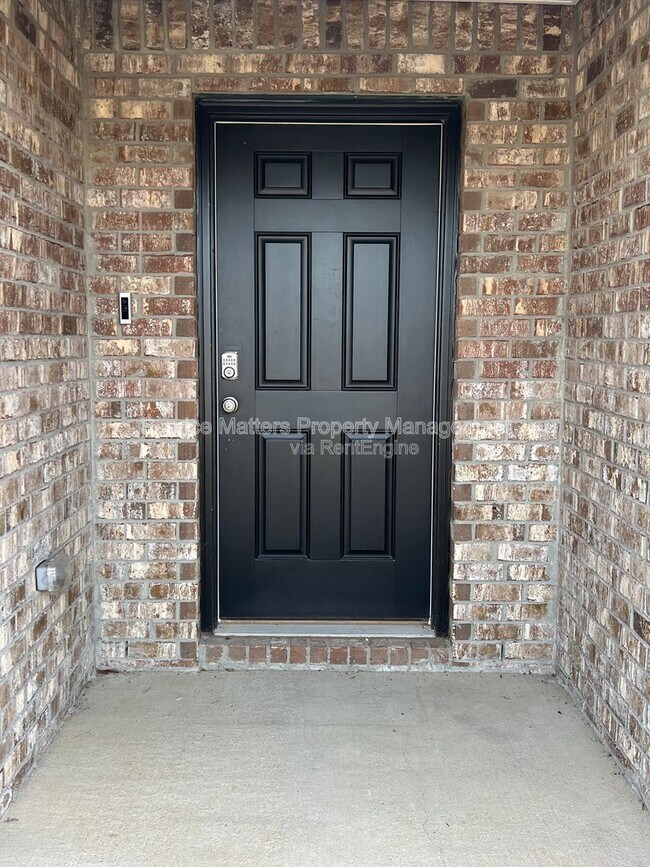 Foto del edificio - 8659 Tarsus Dr