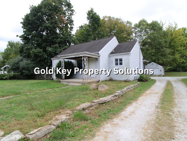Building Photo - Attractive 2 BR 1 BA House with Garage and...