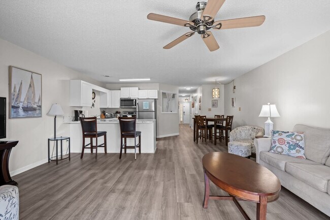 Building Photo - 1920 Bent Grass Dr