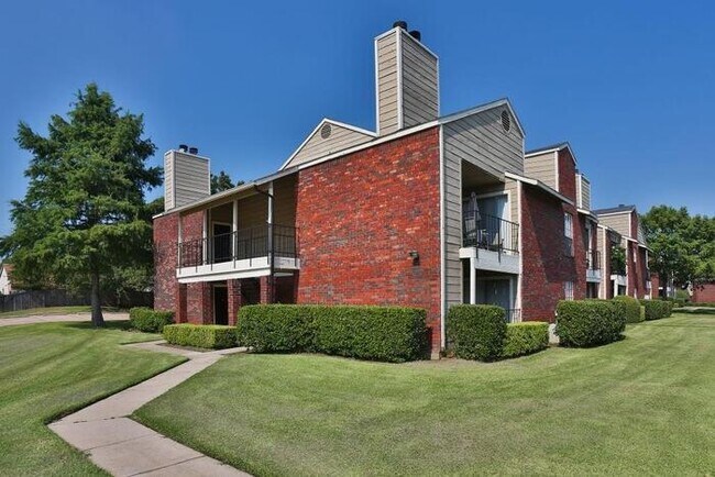 Foto del edificio - 200 Bear Creek Dr