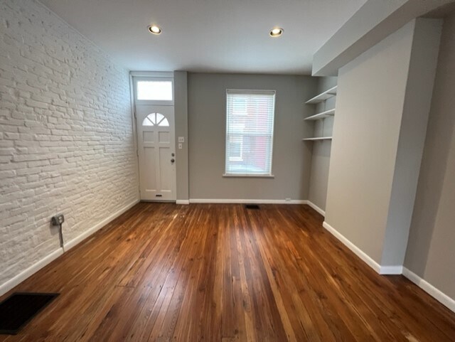 Living - 2733 Reno St